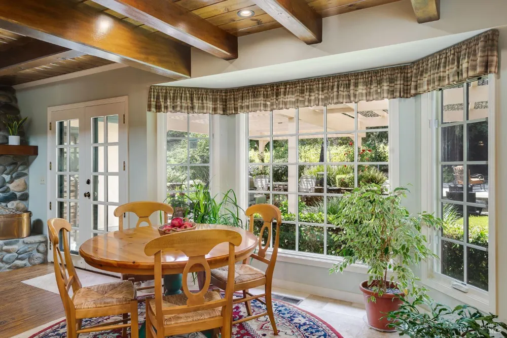 1660 Sylvaner Avenue St. Helena, CA 94574