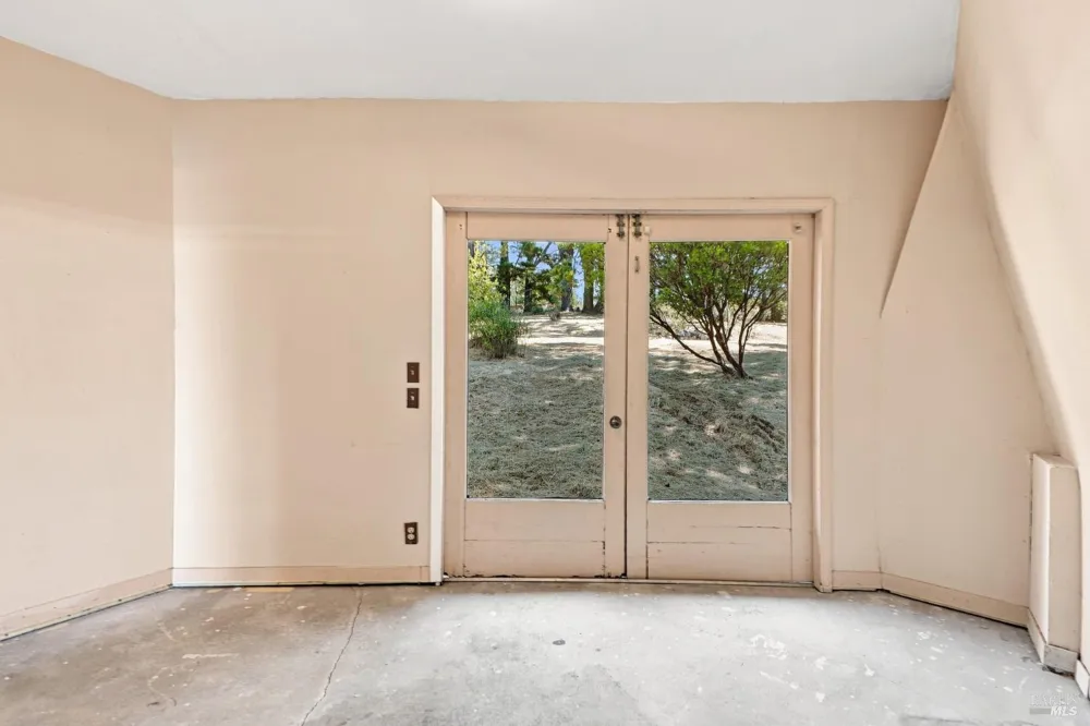 10635 Barnett Valley Road Sebastopol, CA 95472