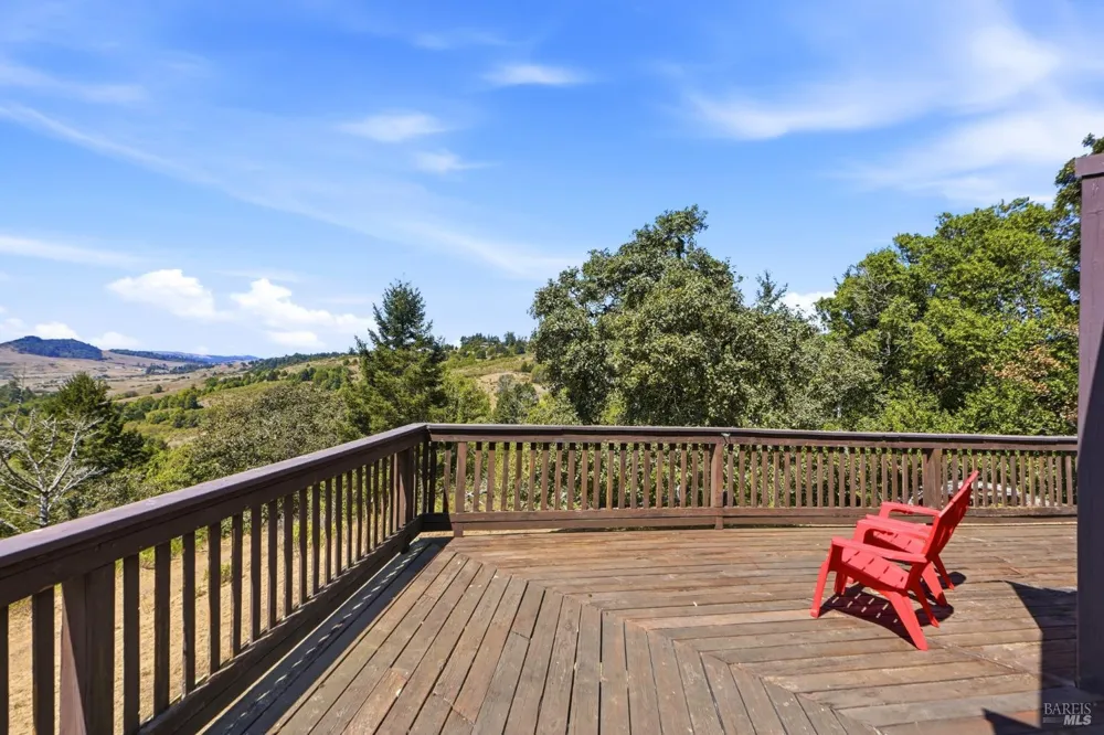 10635 Barnett Valley Road Sebastopol, CA 95472