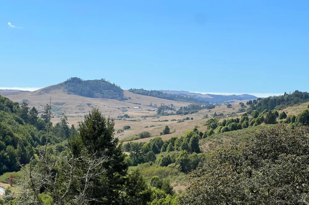 10635 Barnett Valley Road Sebastopol, CA 95472