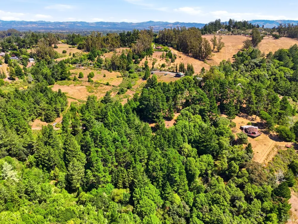 10635 Barnett Valley Road Sebastopol, CA 95472