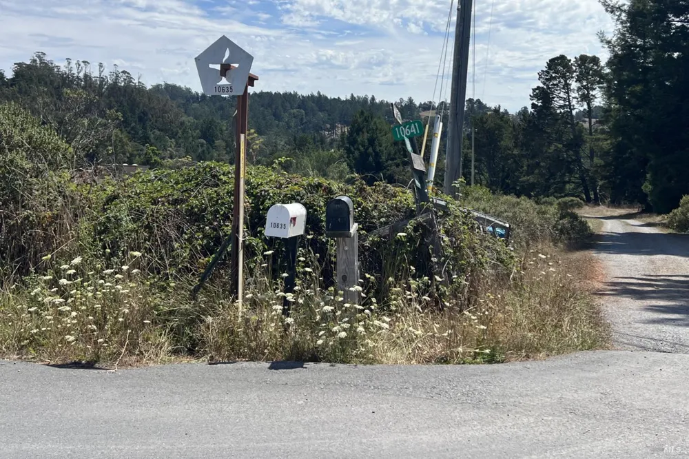 10635 Barnett Valley Road Sebastopol, CA 95472