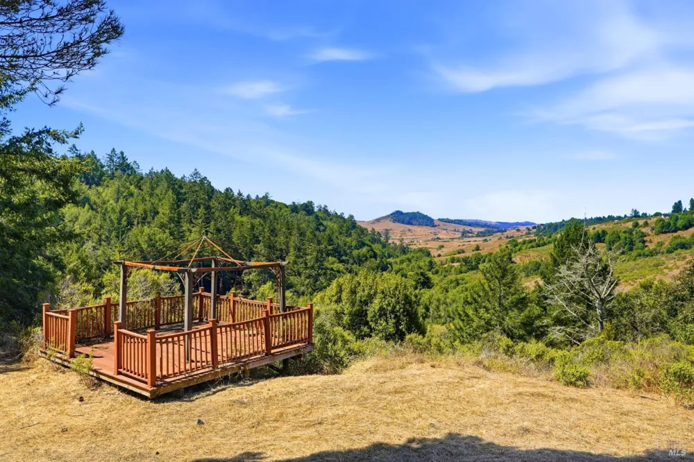 10635 Barnett Valley Road Sebastopol, CA 95472