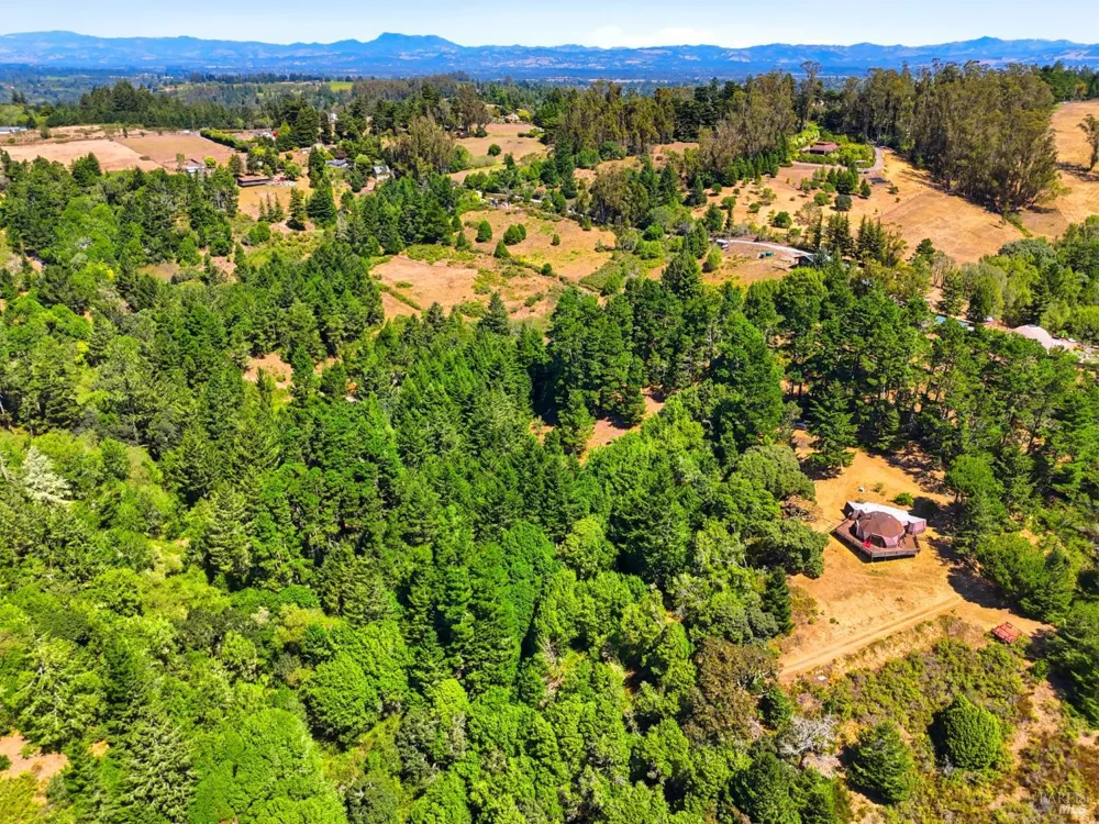 10635 Barnett Valley Road Sebastopol, CA 95472
