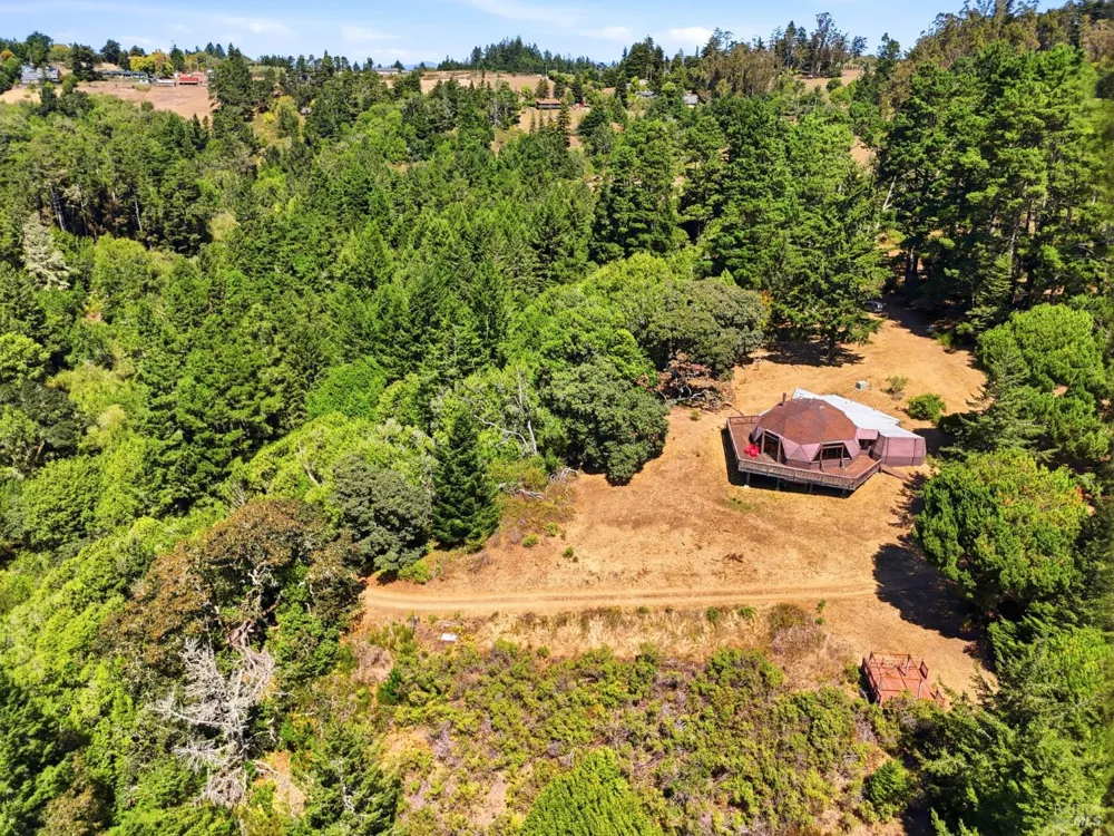 10635 Barnett Valley Road Sebastopol, CA 95472