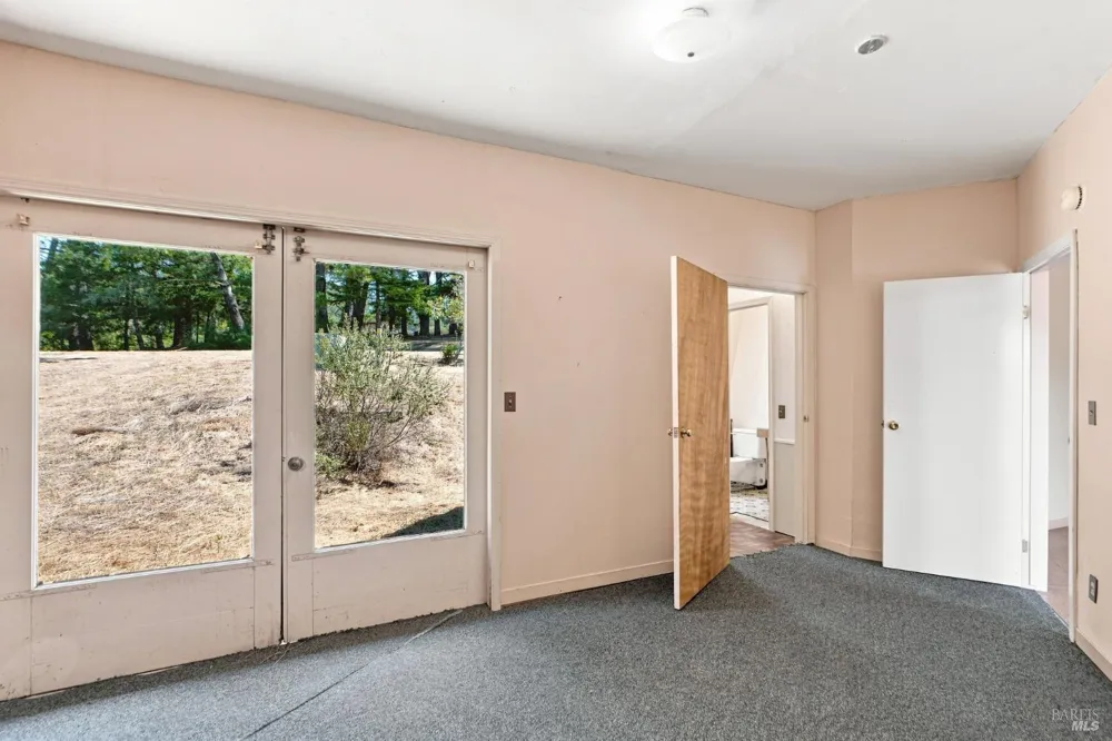 10635 Barnett Valley Road Sebastopol, CA 95472