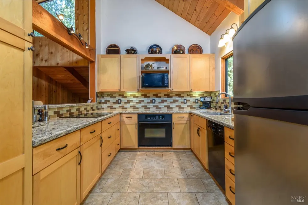 38120 Ocean Ridge Drive Gualala, CA 95445