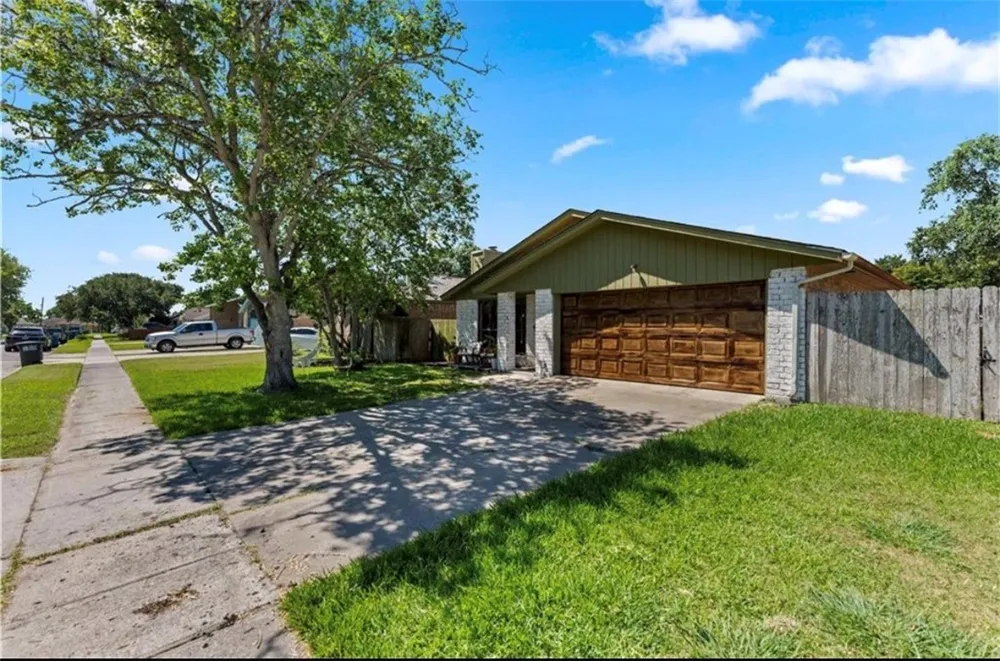5337 Crossridge Drive Corpus Christi, TX 78413