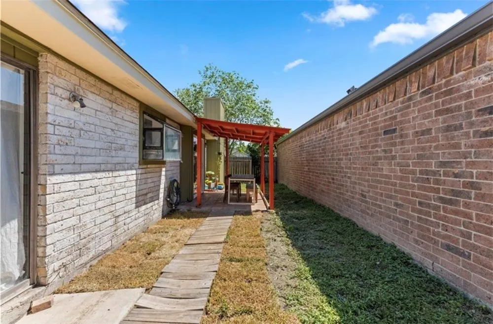 5337 Crossridge Drive Corpus Christi, TX 78413