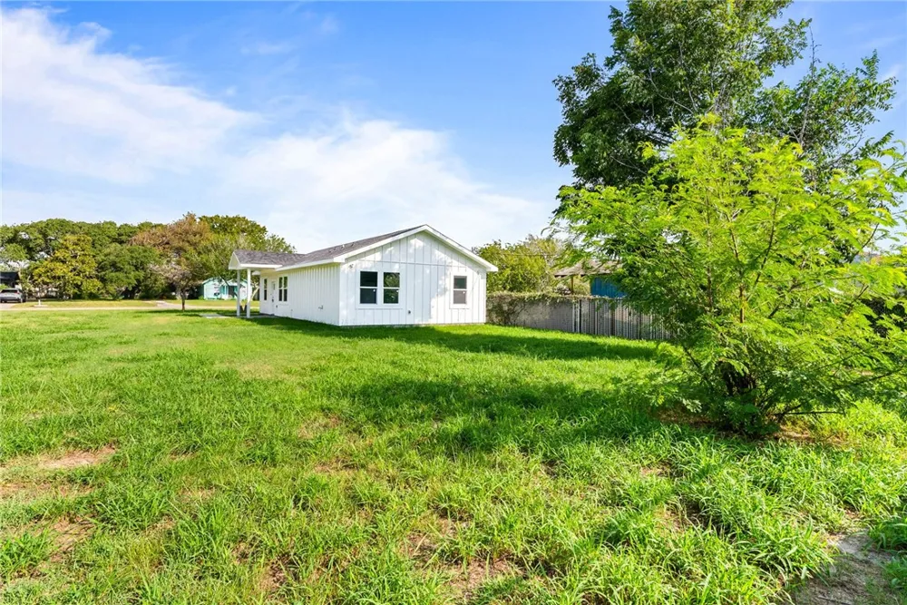 219 S 10th Street Aransas Pass, TX 78336