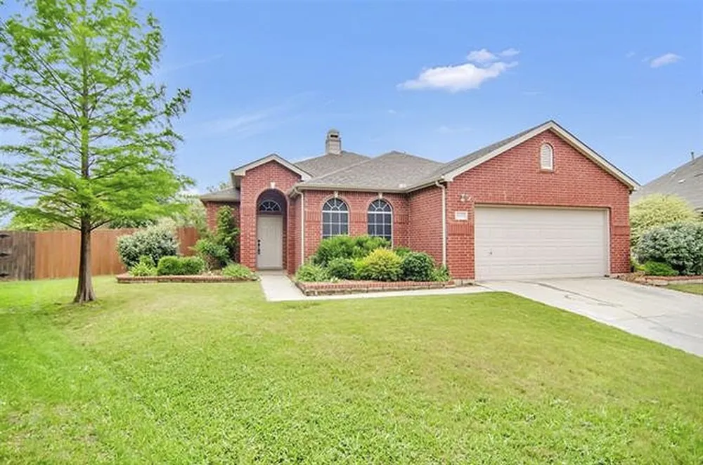 8409 Island Court Fort Worth, TX 76137