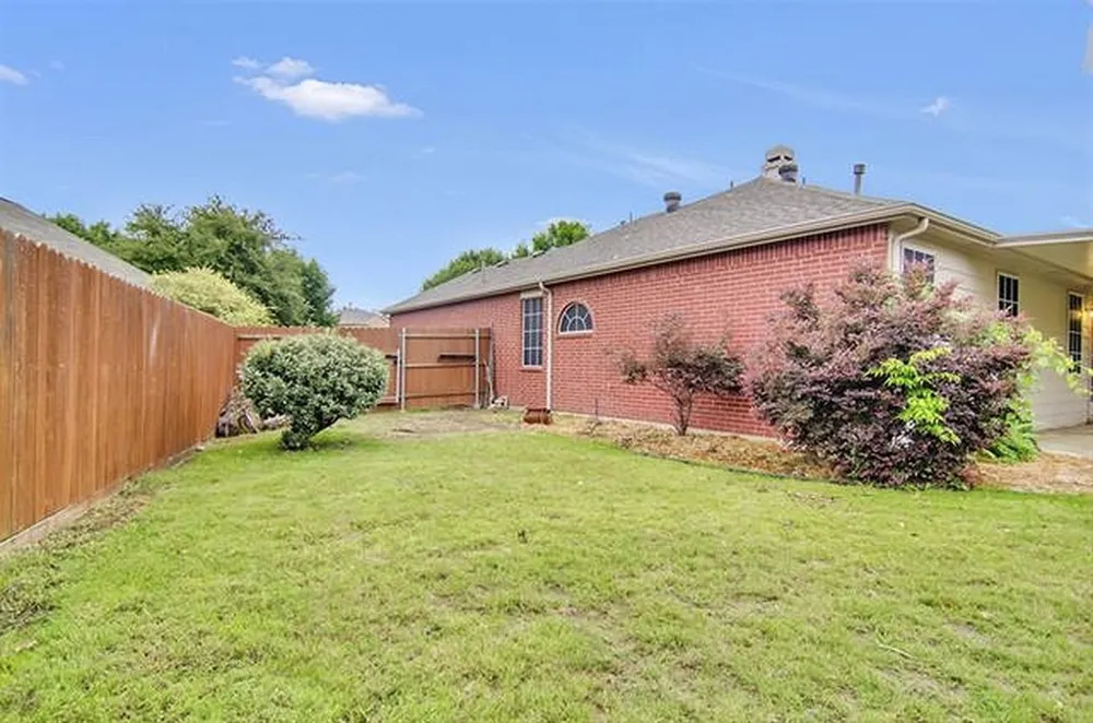 8409 Island Court Fort Worth, TX 76137