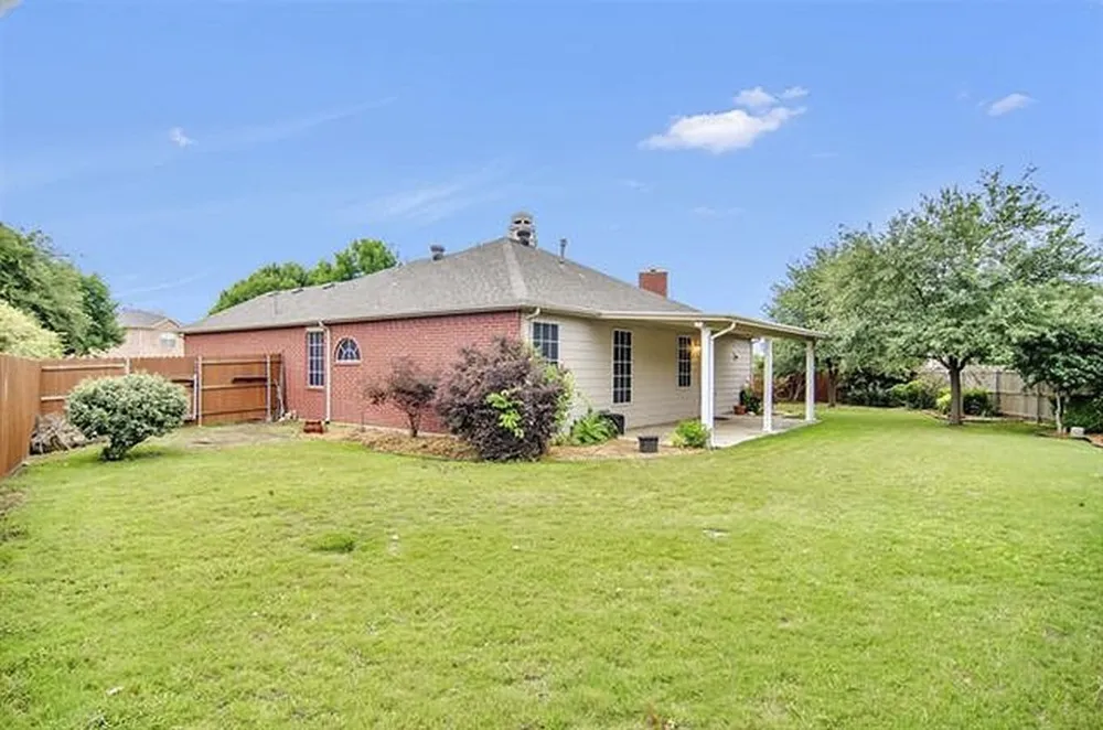 8409 Island Court Fort Worth, TX 76137