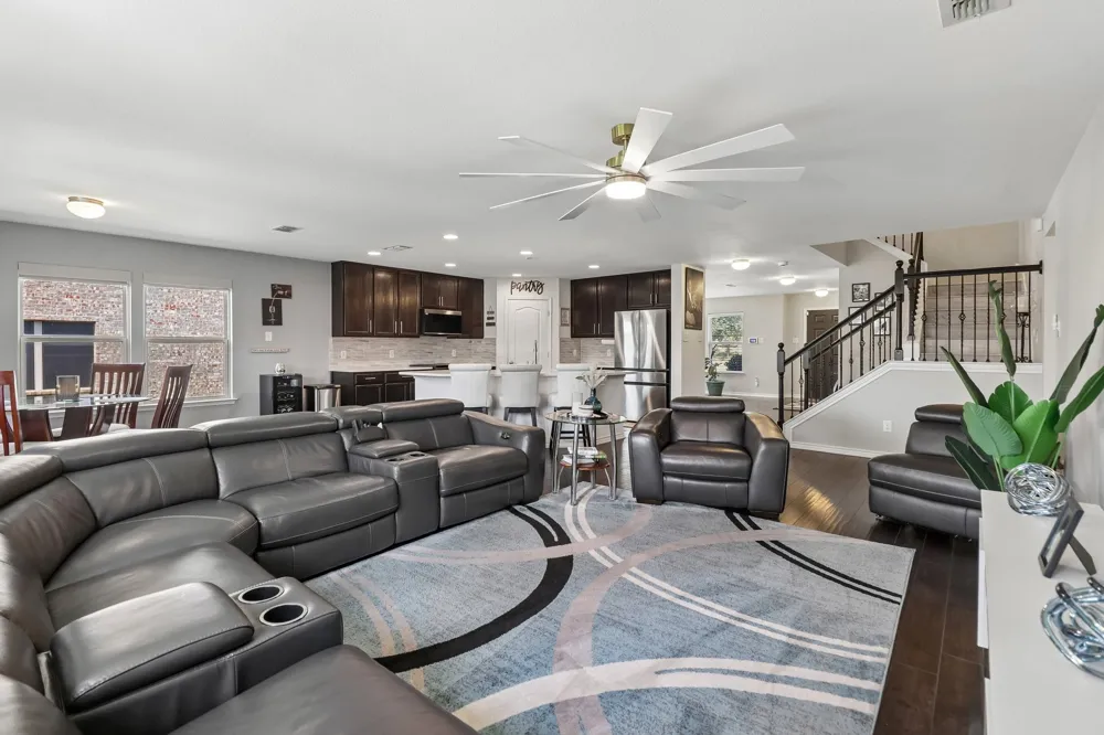 716 Snowy Orchid Lane DeSoto, TX 75115