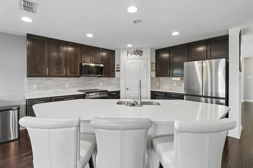 716 Snowy Orchid Lane DeSoto, TX 75115