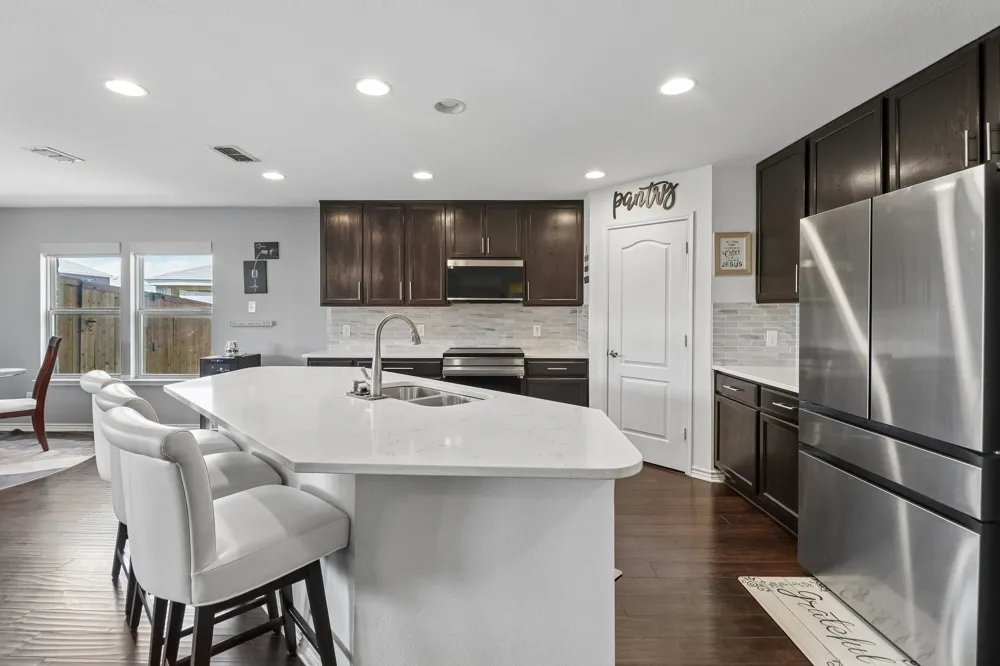 716 Snowy Orchid Lane DeSoto, TX 75115