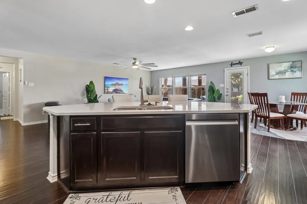 716 Snowy Orchid Lane DeSoto, TX 75115