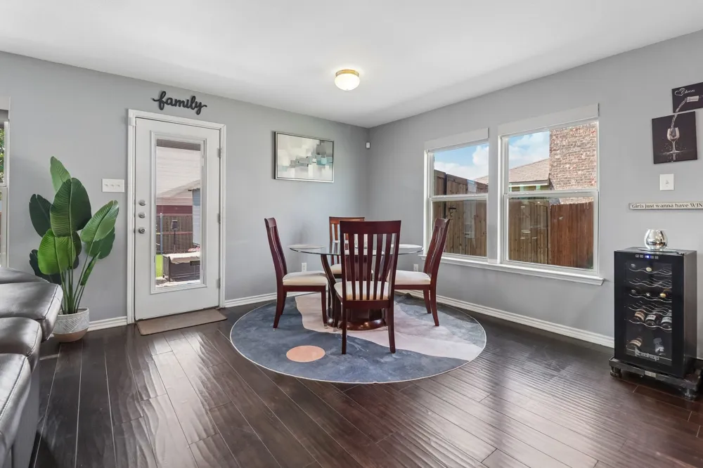 716 Snowy Orchid Lane DeSoto, TX 75115