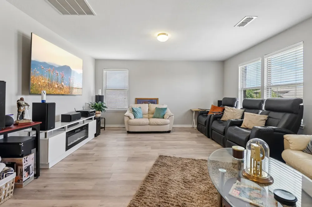 716 Snowy Orchid Lane DeSoto, TX 75115