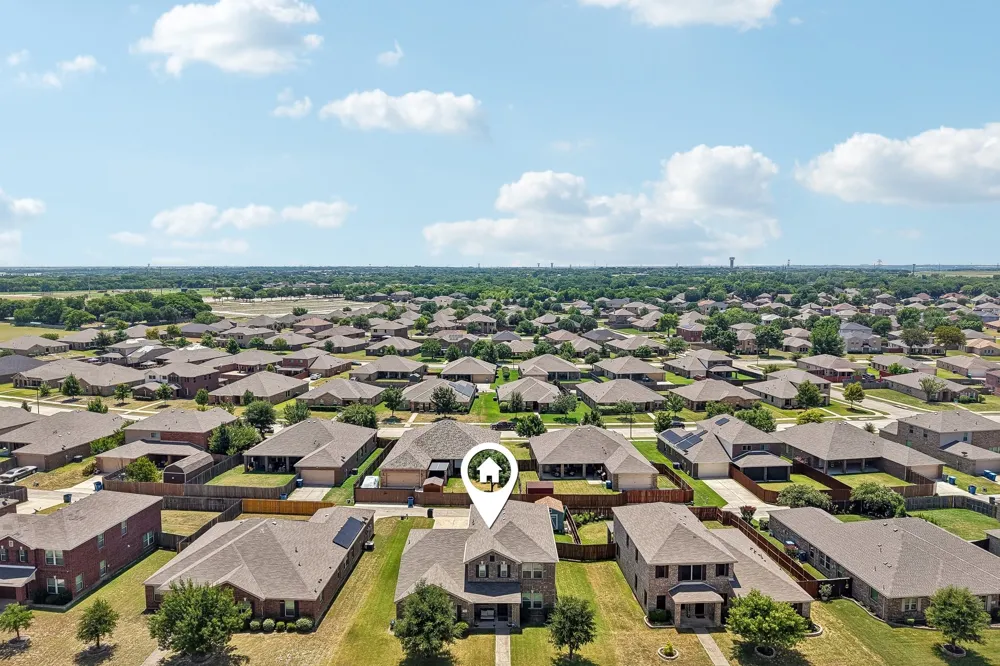 716 Snowy Orchid Lane DeSoto, TX 75115