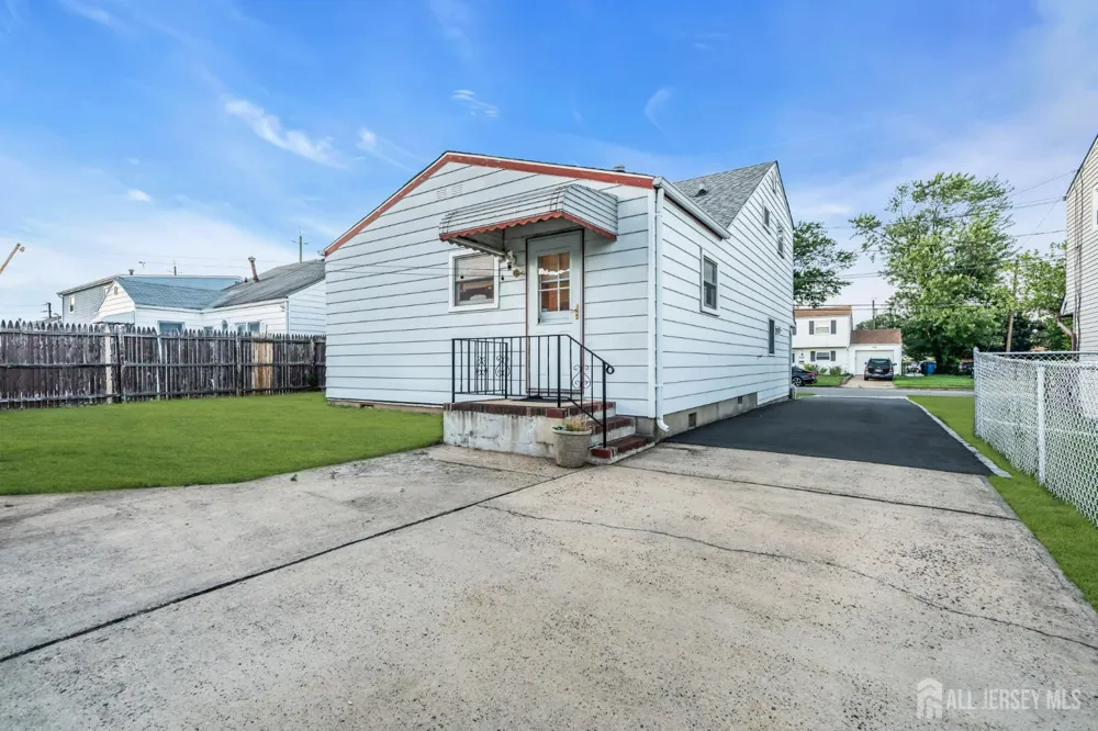 140 Camelot Drive Port Reading, NJ 07064