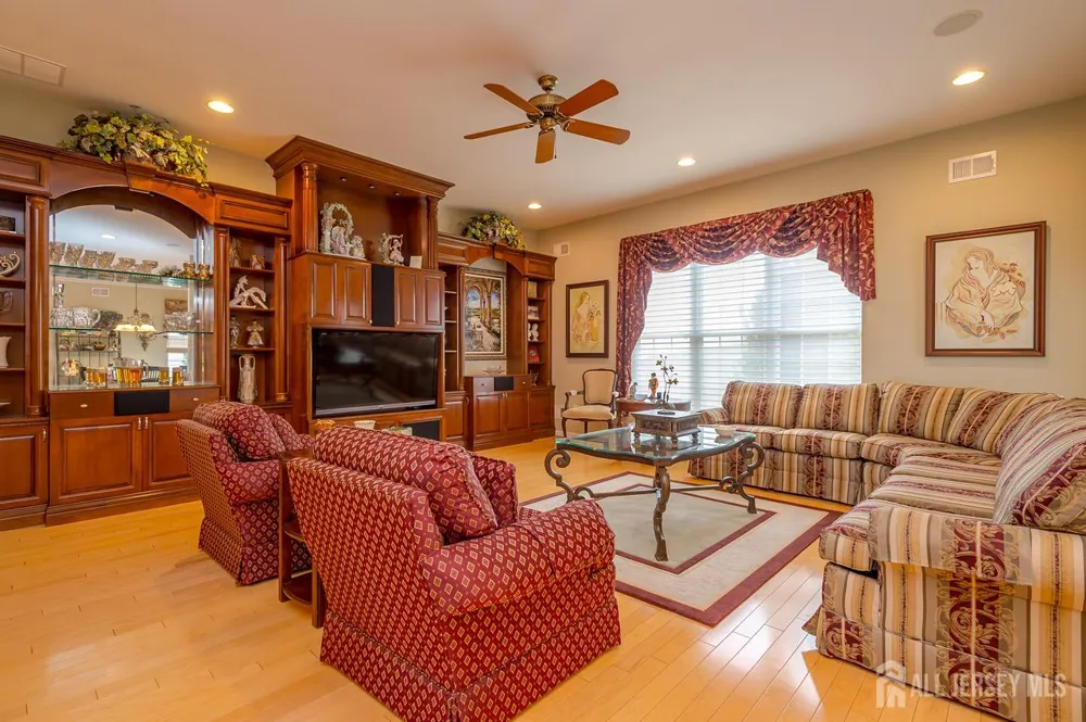 12 Crenshaw Court Monroe, NJ 08831