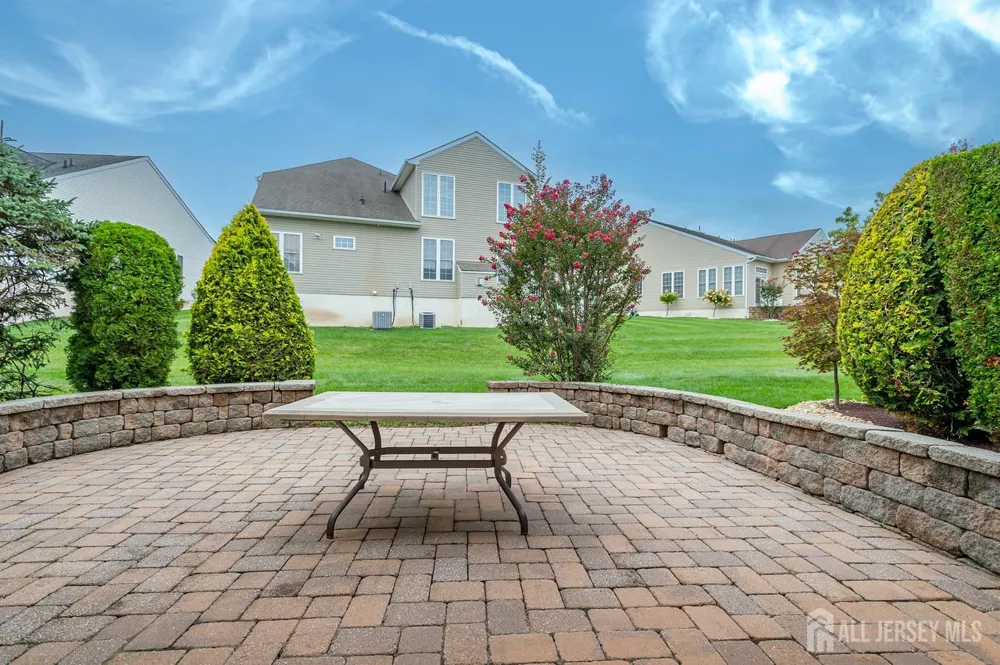 12 Crenshaw Court Monroe, NJ 08831