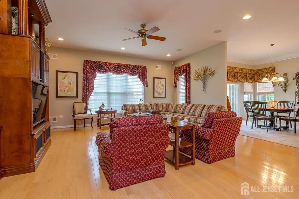 12 Crenshaw Court Monroe, NJ 08831