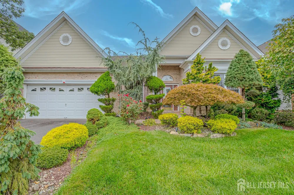 12 Crenshaw Court Monroe, NJ 08831