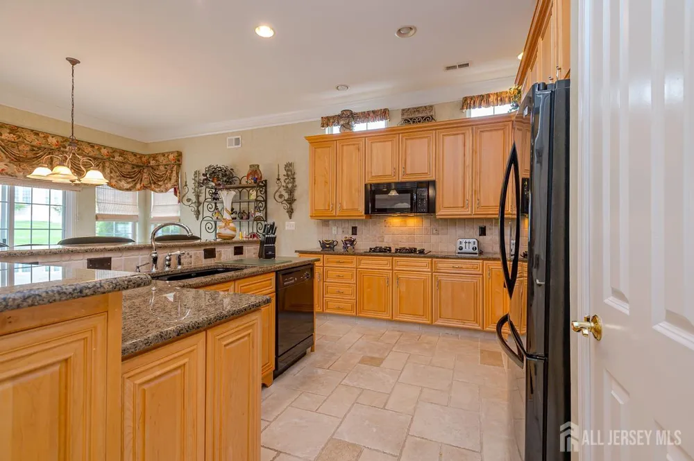 12 Crenshaw Court Monroe, NJ 08831
