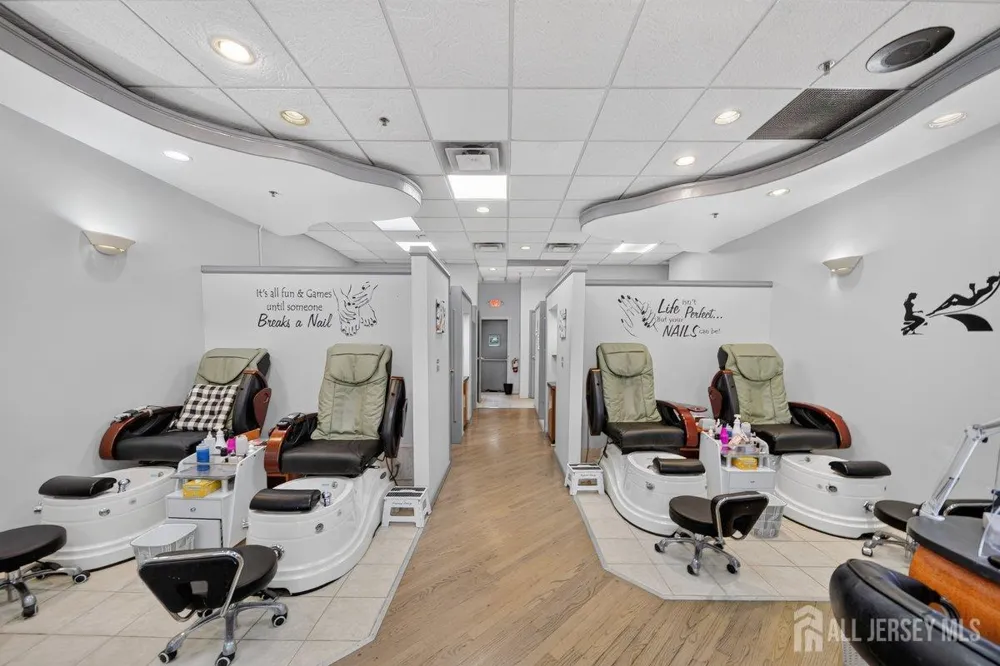 1147 Inman Avenue Edison, NJ 08820
