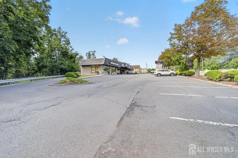 1147 Inman Avenue Edison, NJ 08820