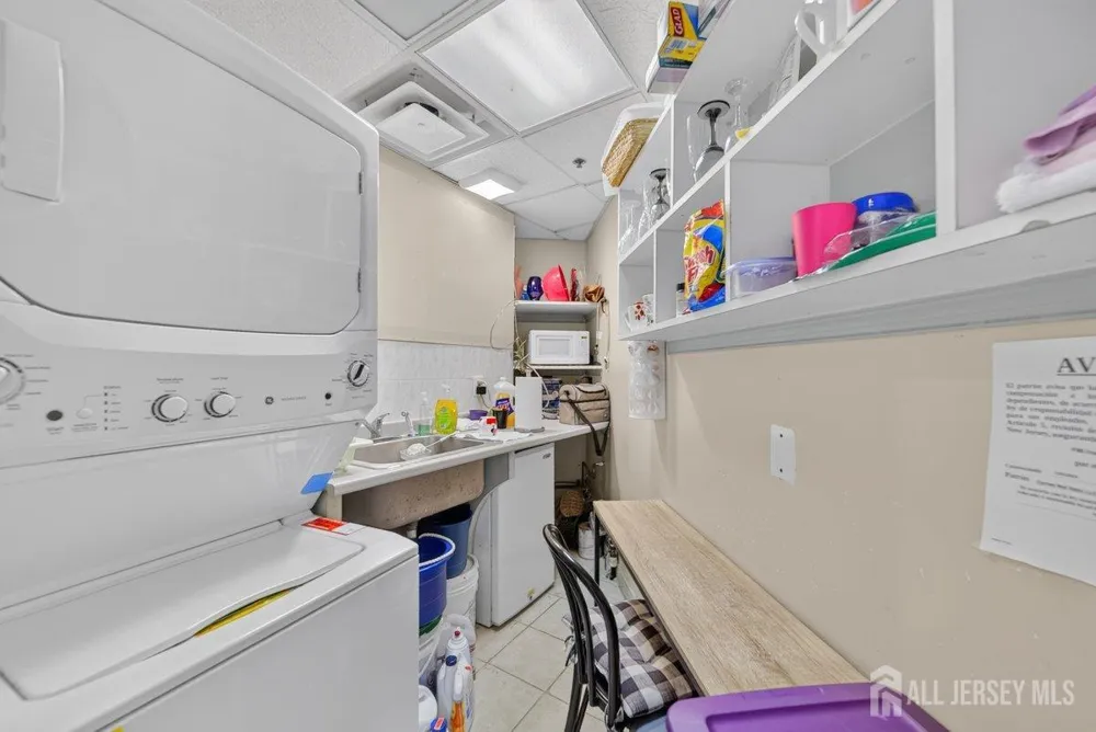 1147 Inman Avenue Edison, NJ 08820