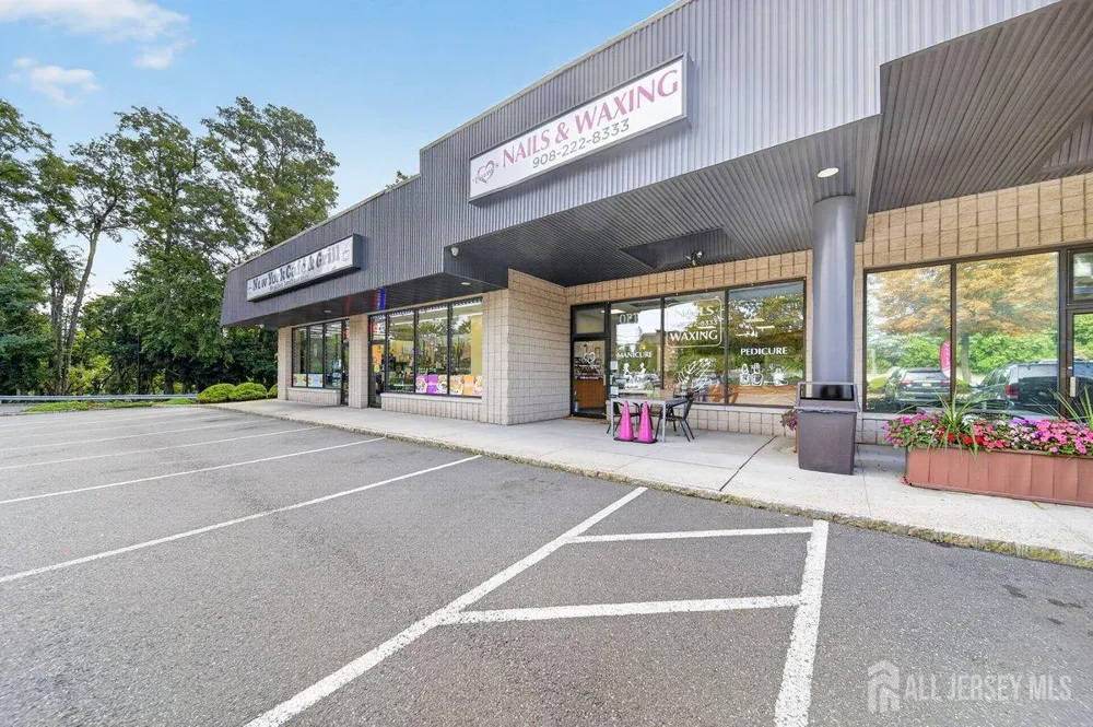 1147 Inman Avenue Edison, NJ 08820