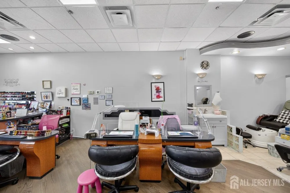 1147 Inman Avenue Edison, NJ 08820