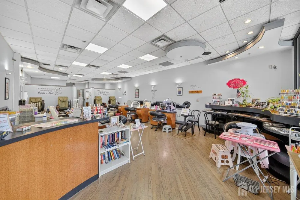 1147 Inman Avenue Edison, NJ 08820