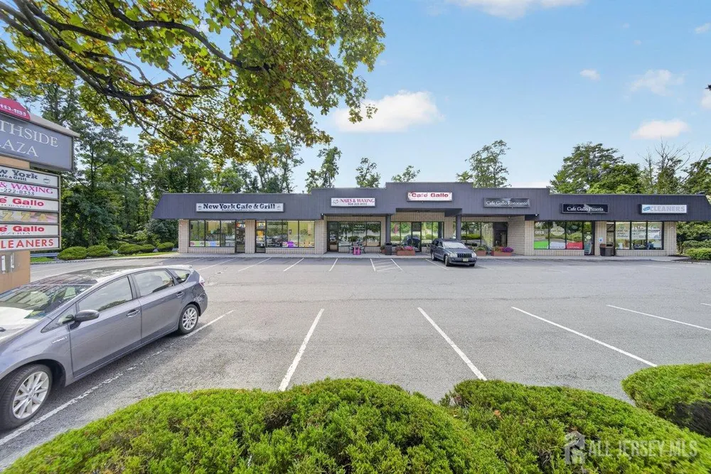 1147 Inman Avenue Edison, NJ 08820