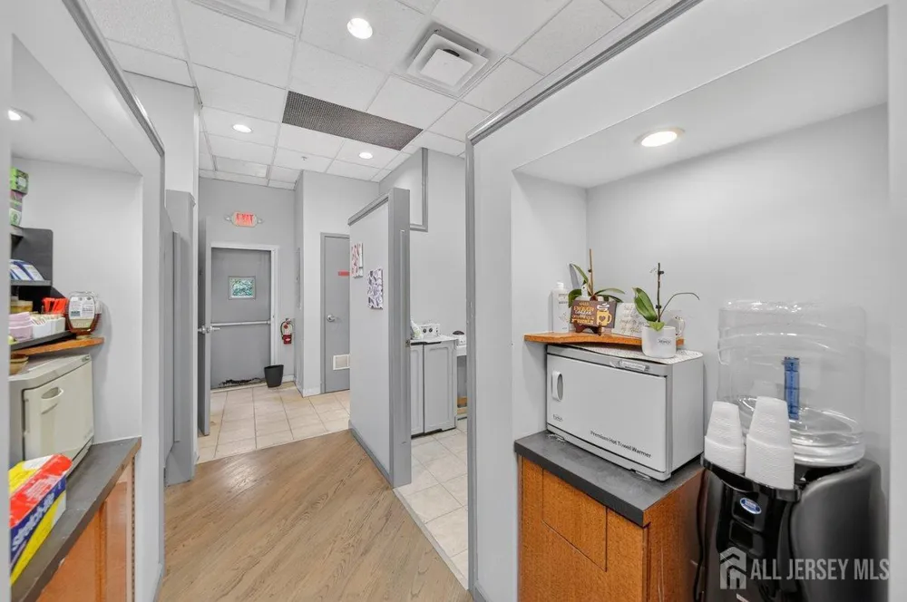 1147 Inman Avenue Edison, NJ 08820