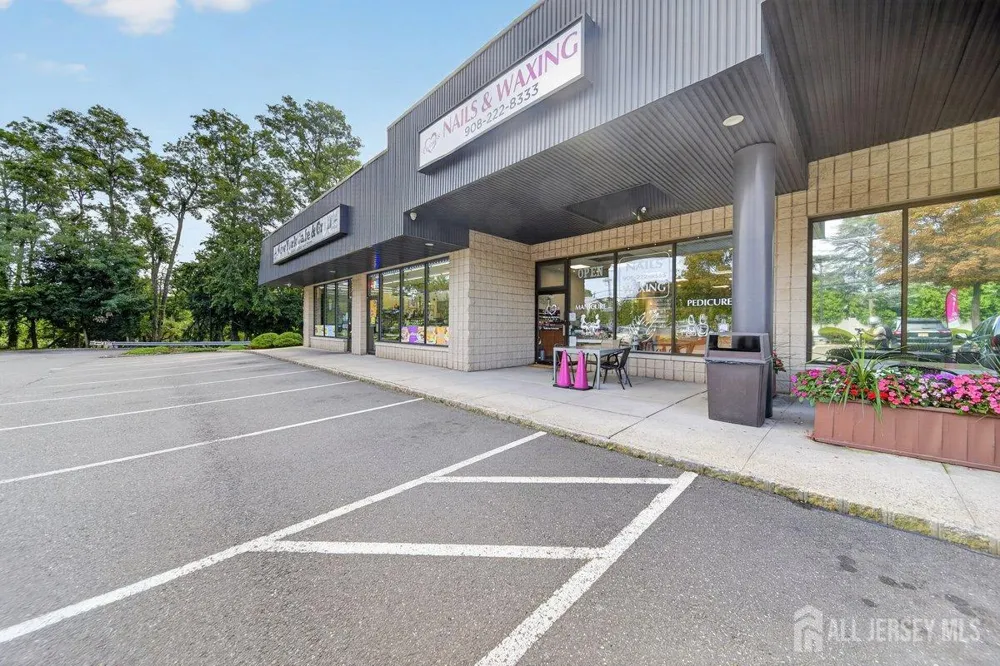 1147 Inman Avenue Edison, NJ 08820
