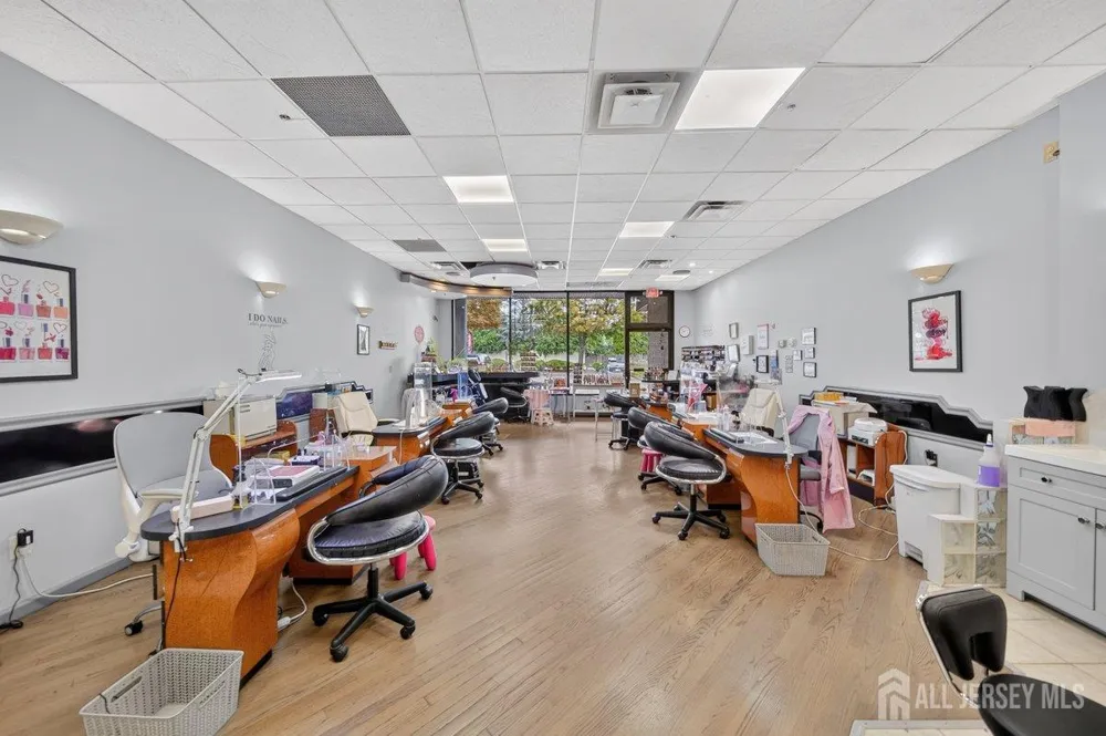 1147 Inman Avenue Edison, NJ 08820