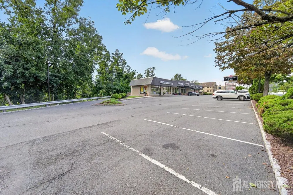 1147 Inman Avenue Edison, NJ 08820
