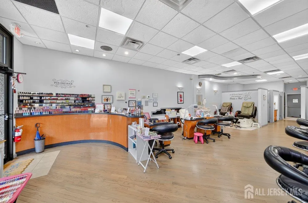 1147 Inman Avenue Edison, NJ 08820
