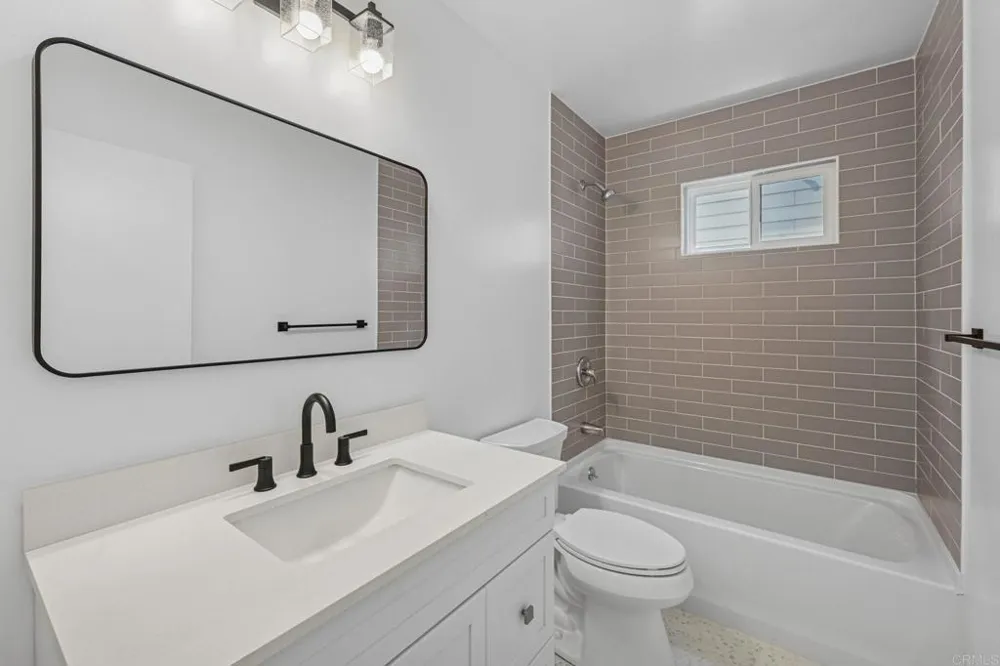1936 Broadway San Diego, CA 92102