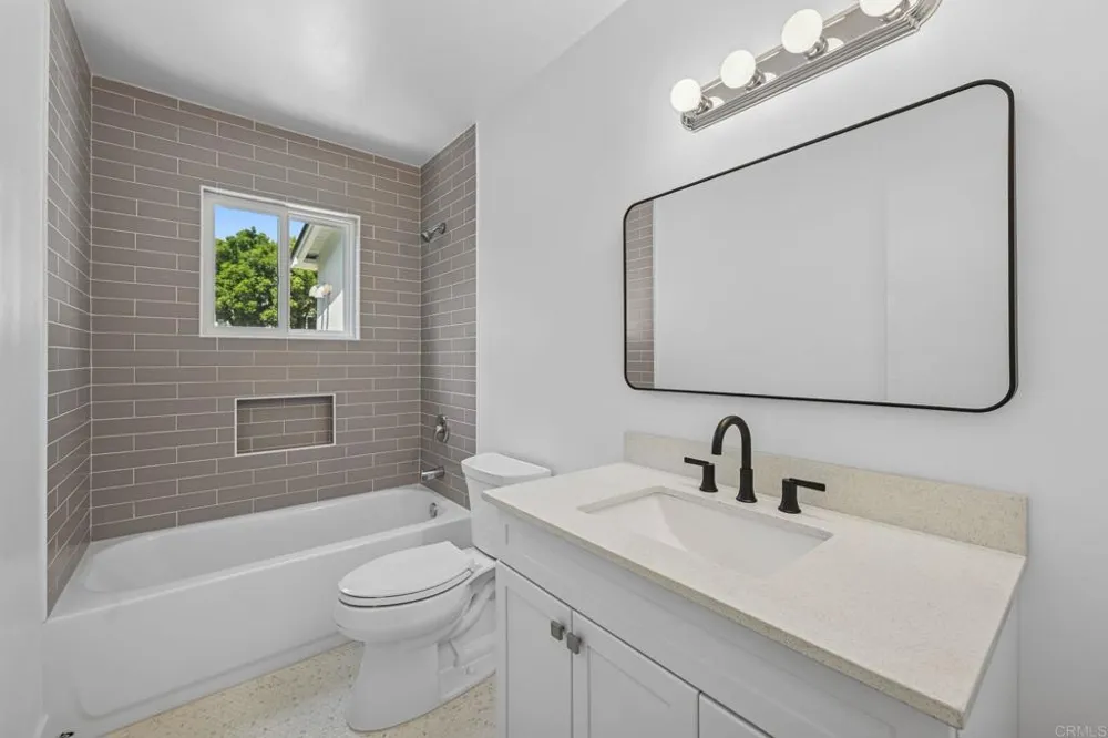 1936 Broadway San Diego, CA 92102