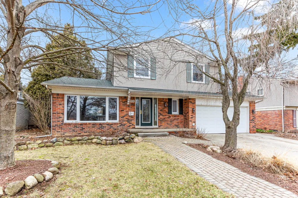 1698 Lexington Street Plymouth, MI 48170