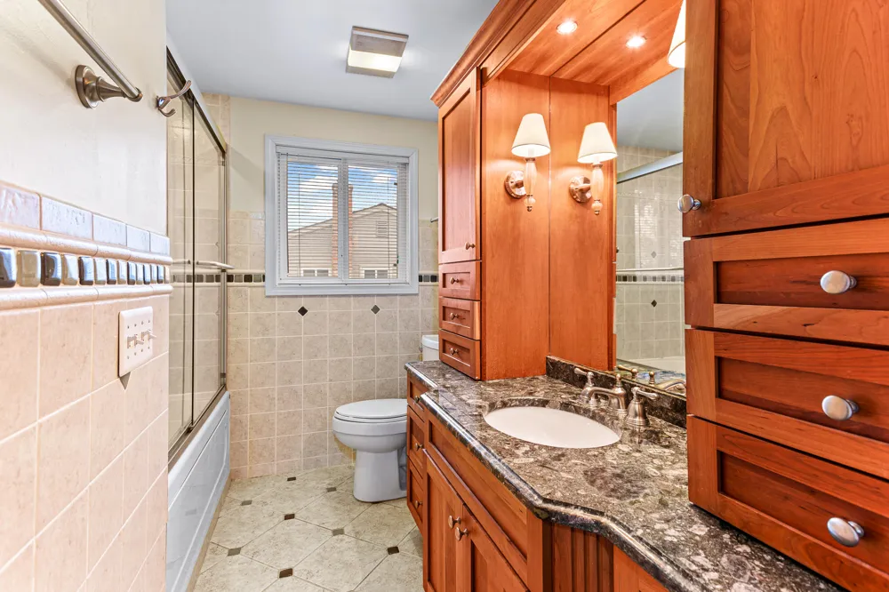 1698 Lexington Street Plymouth, MI 48170