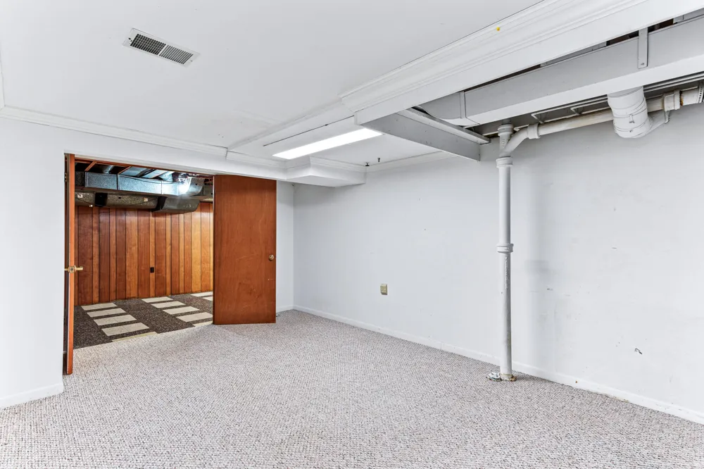 1698 Lexington Street Plymouth, MI 48170