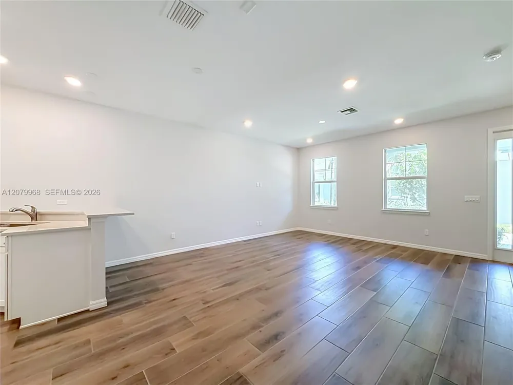 1040 Eucalyptus Dr #2 Hollywood, FL 33021