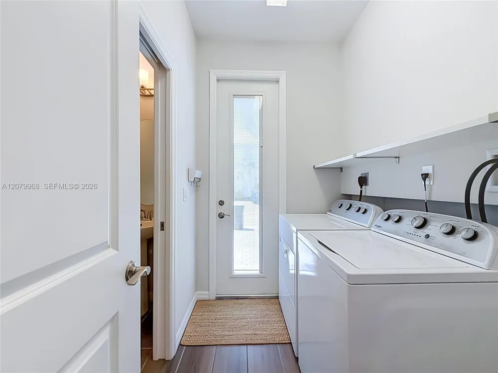 1040 Eucalyptus Dr #2 Hollywood, FL 33021