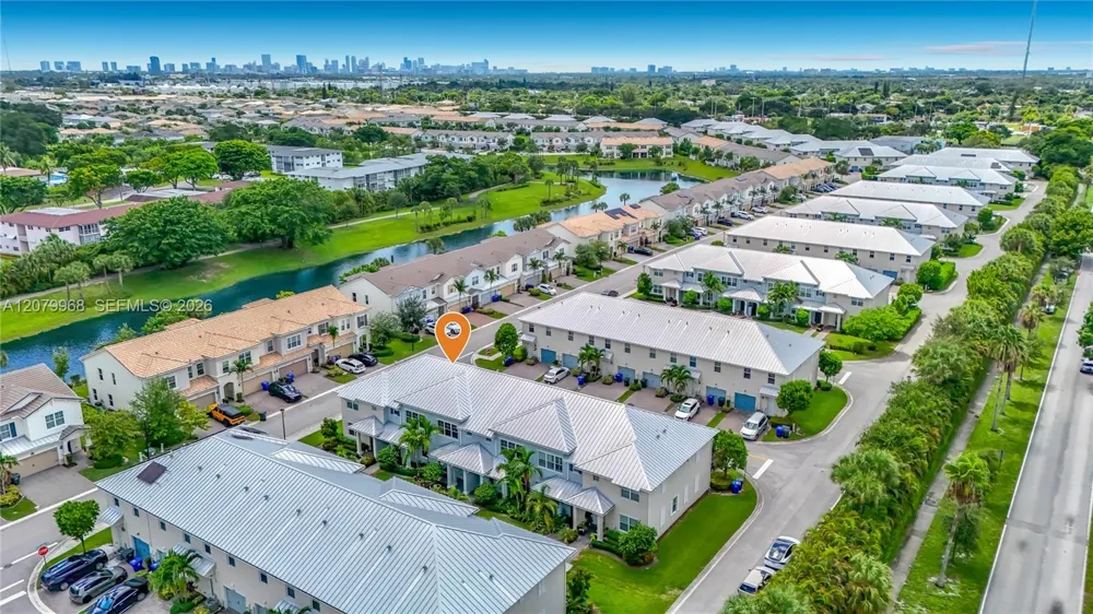 1040 Eucalyptus Dr #2 Hollywood, FL 33021